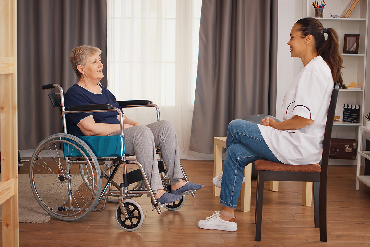 Disability Support Worker in Brisbane helping NDIS participant with daily living at Horizon Community Services